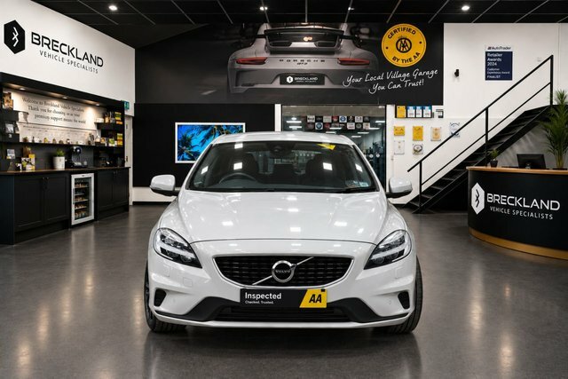Volvo V40 2.0 T3 R-design Edition Hatchback Manua White #2