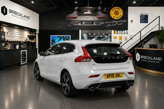 Volvo V40 2.0 T3 R-design Edition Hatchback Manua White #5