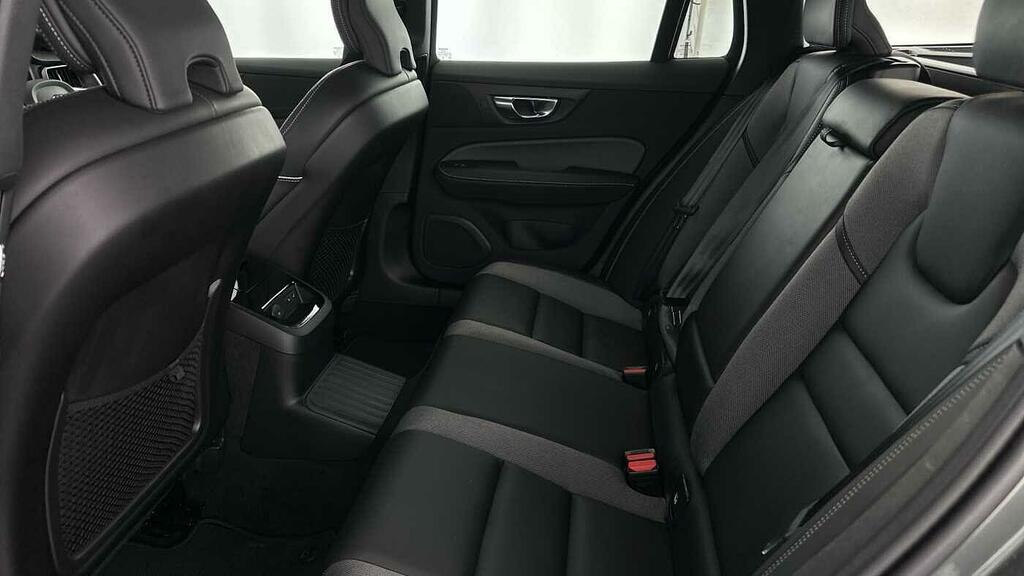 Volvo V60 Plus Black #13
