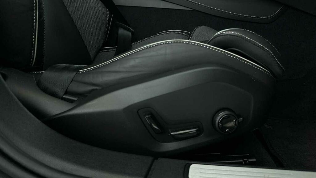 Volvo V60 Plus Black #19