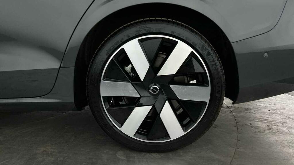 Volvo V60 Plus Black #16