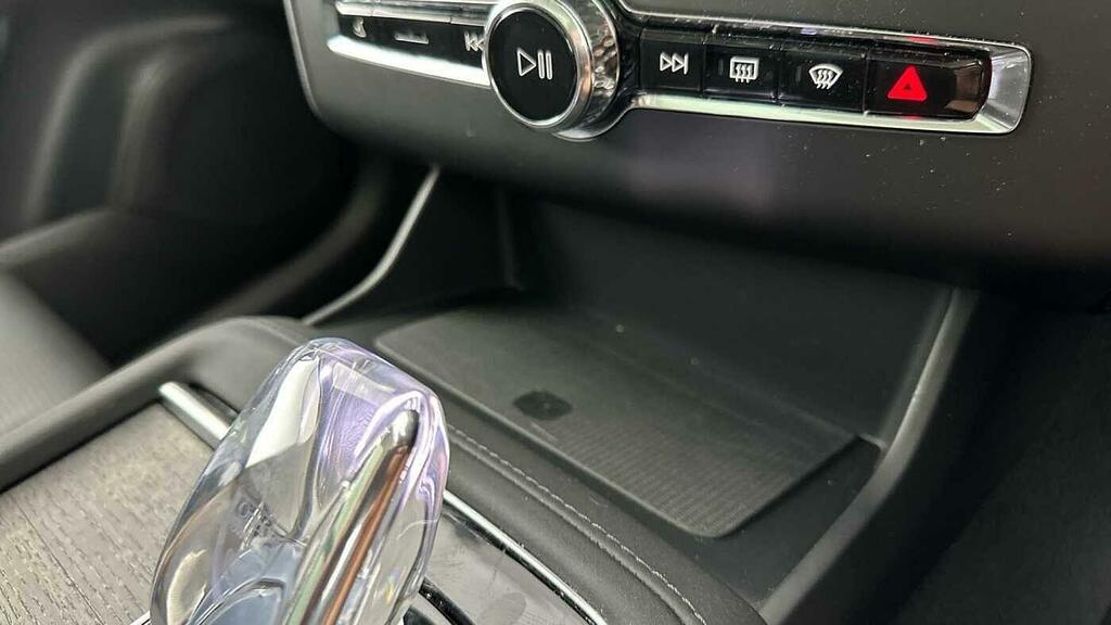 Volvo XC90 Plus Black #25