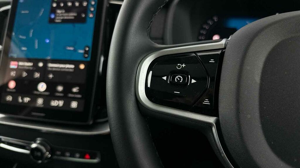 Volvo XC90 Plus Black #26
