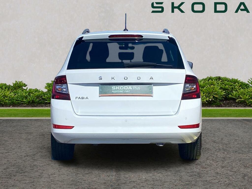 Skoda Fabia 1.0 Tsi Black Edition Dsg White #4