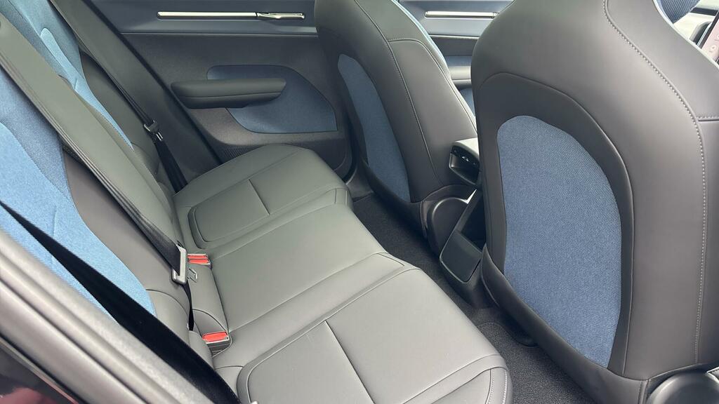 Volvo EX30 Black Edition Ultra P5 Long Range Black #6