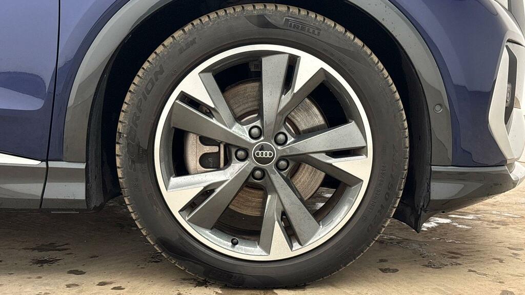 Audi Q4 E Tron 40 S Line Sportback 82Kwh 204 P Blue #4