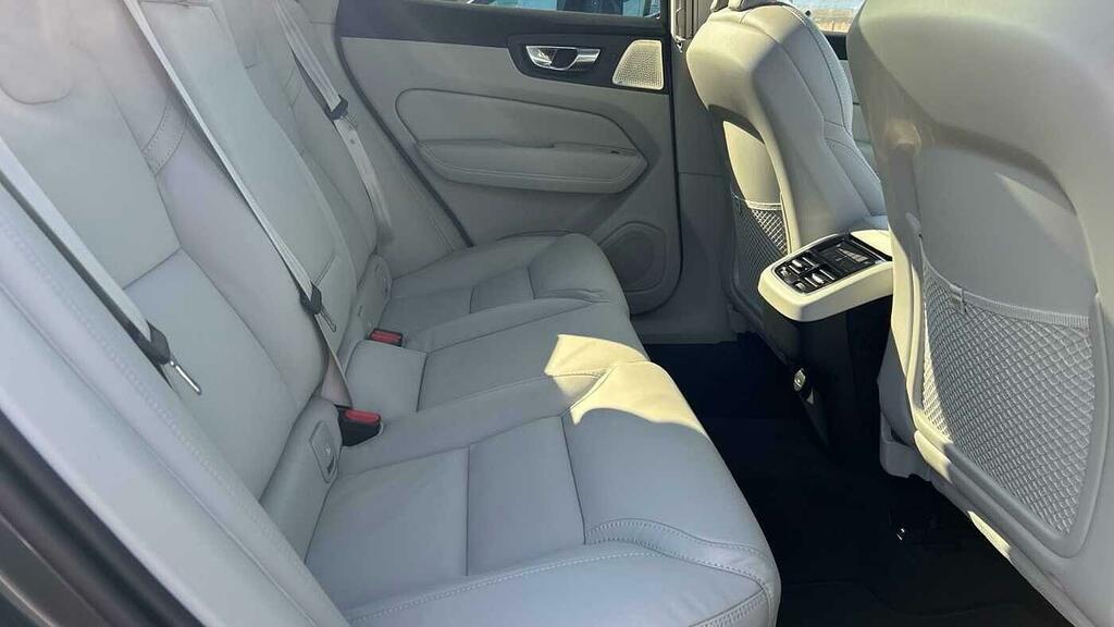 Volvo XC60 Ultra B5 Awd Mild Hybrid Dark #6