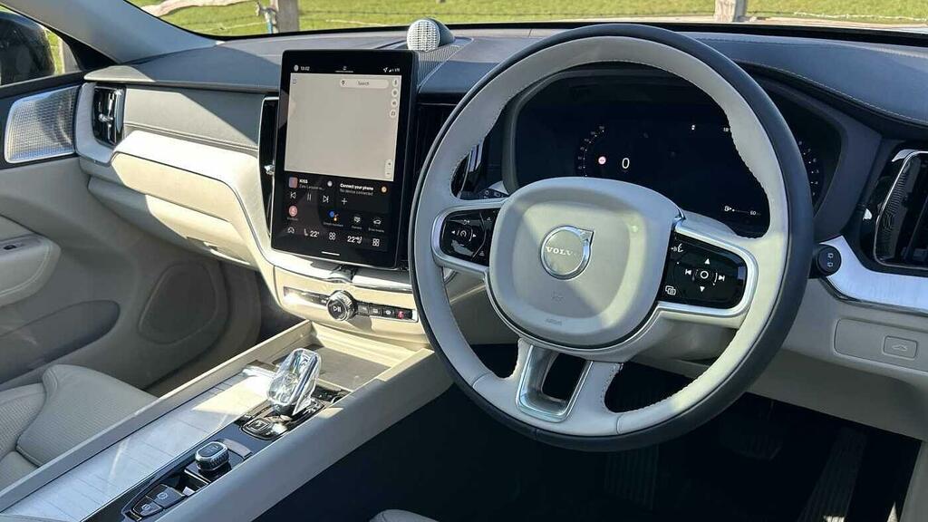 Volvo XC60 Ultra B5 Awd Mild Hybrid Dark #4