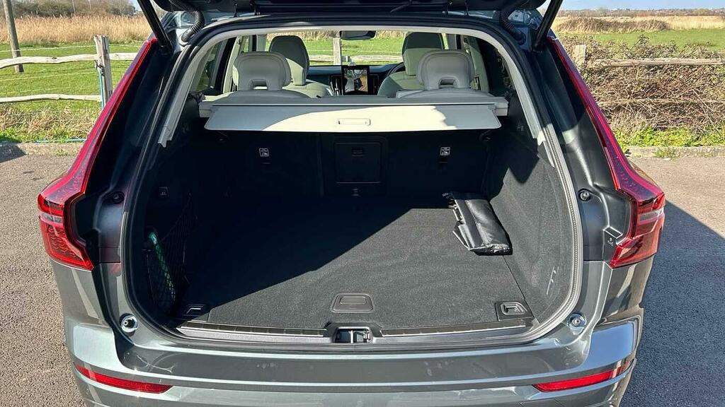 Volvo XC60 Ultra Black #13