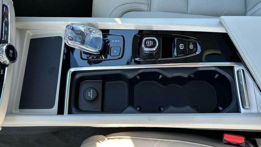 Volvo XC60 Ultra Black #33