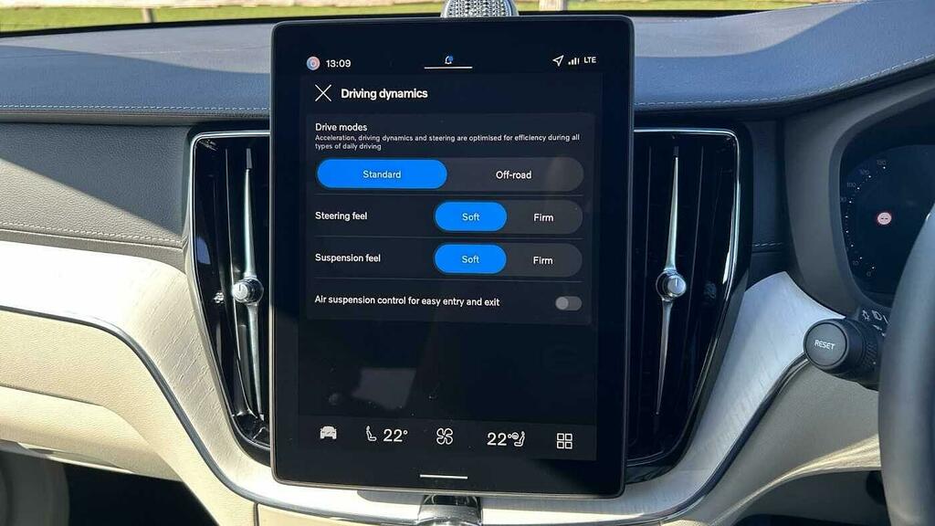 Volvo XC60 Ultra Black #40