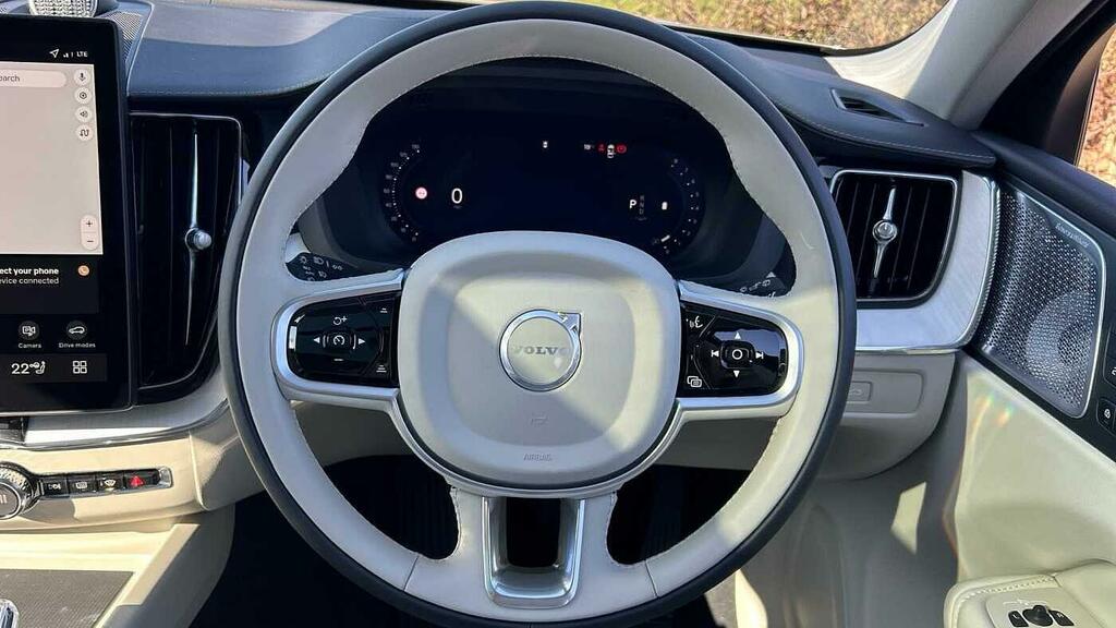 Volvo XC60 Ultra Black #10