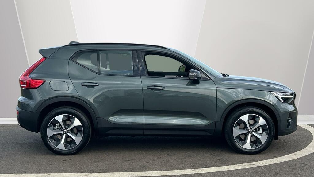 Volvo XC40 Plus B3 Mild Hybrid Dark #3