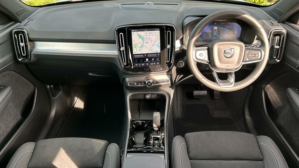 Volvo XC40 Plus B3 Mild Hybrid Dark #5