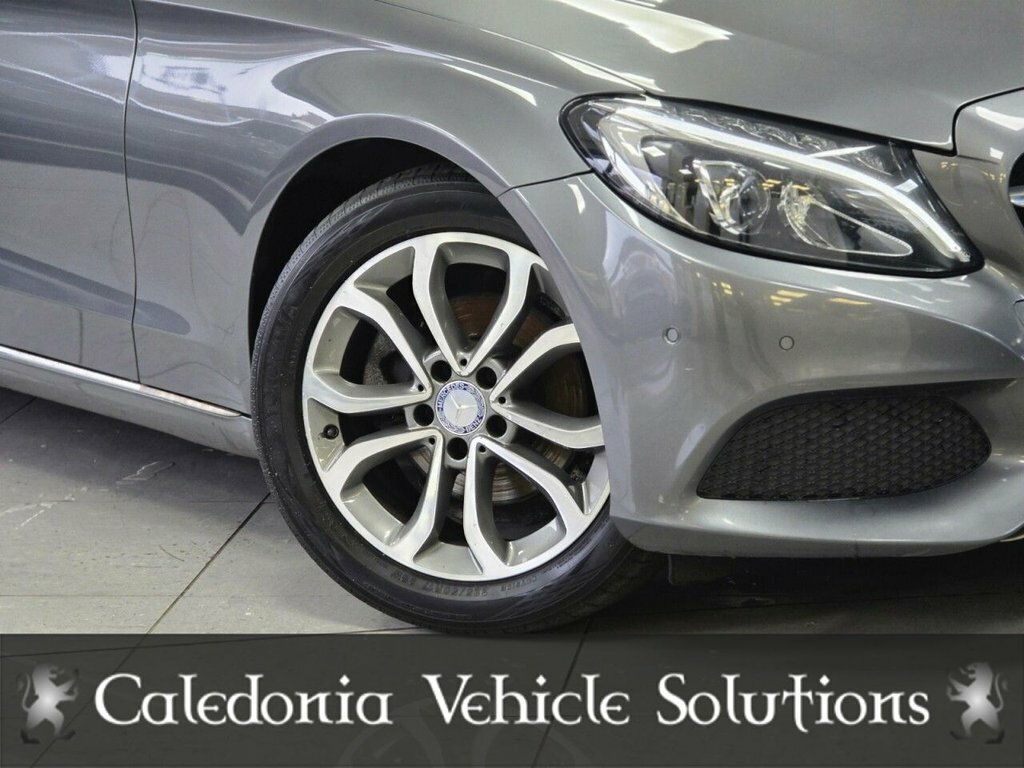 Mercedes-Benz C Class Saloon DY54VEY Grey #4