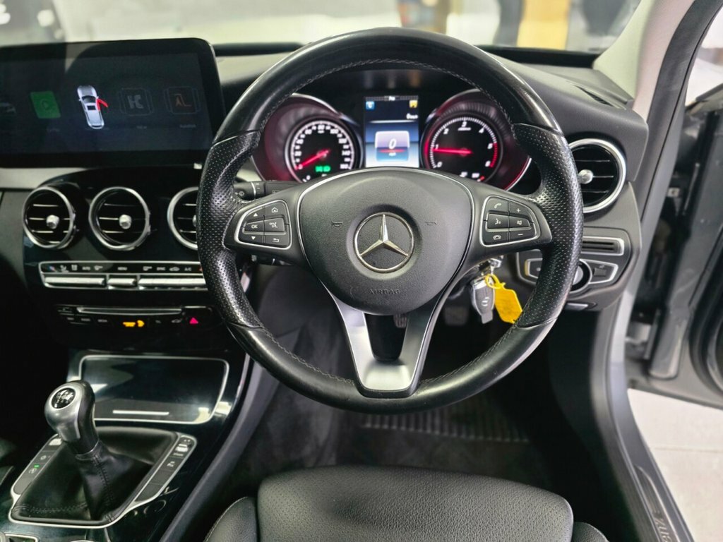 Mercedes-Benz C Class Saloon DY54VEY Grey #5