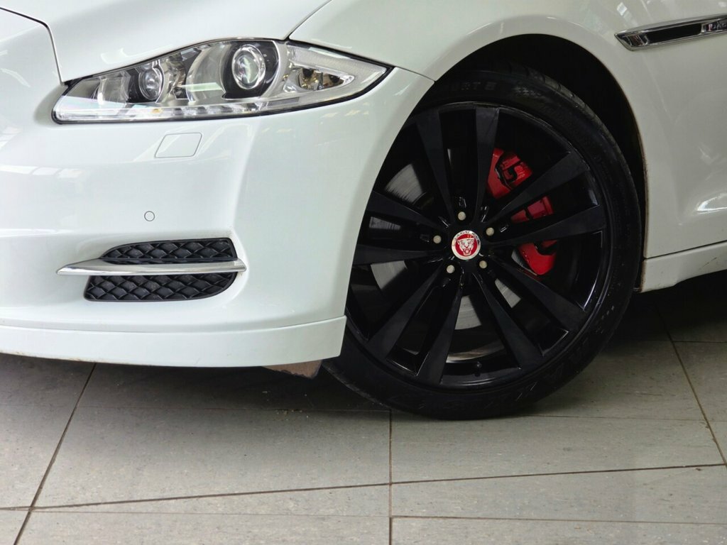 Jaguar XJ D V6 Portfolio Silver #25