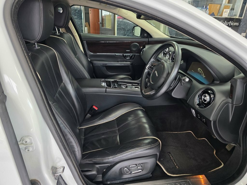 Jaguar XJ Saloon White #2