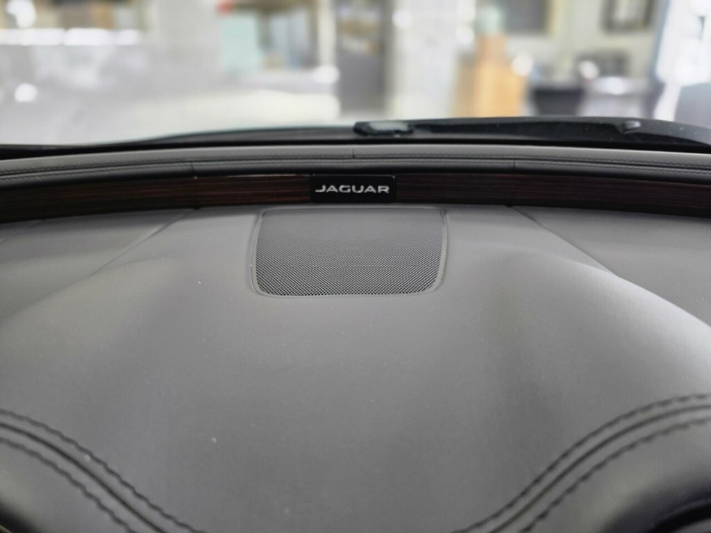 Jaguar XJ D V6 Portfolio Silver #20