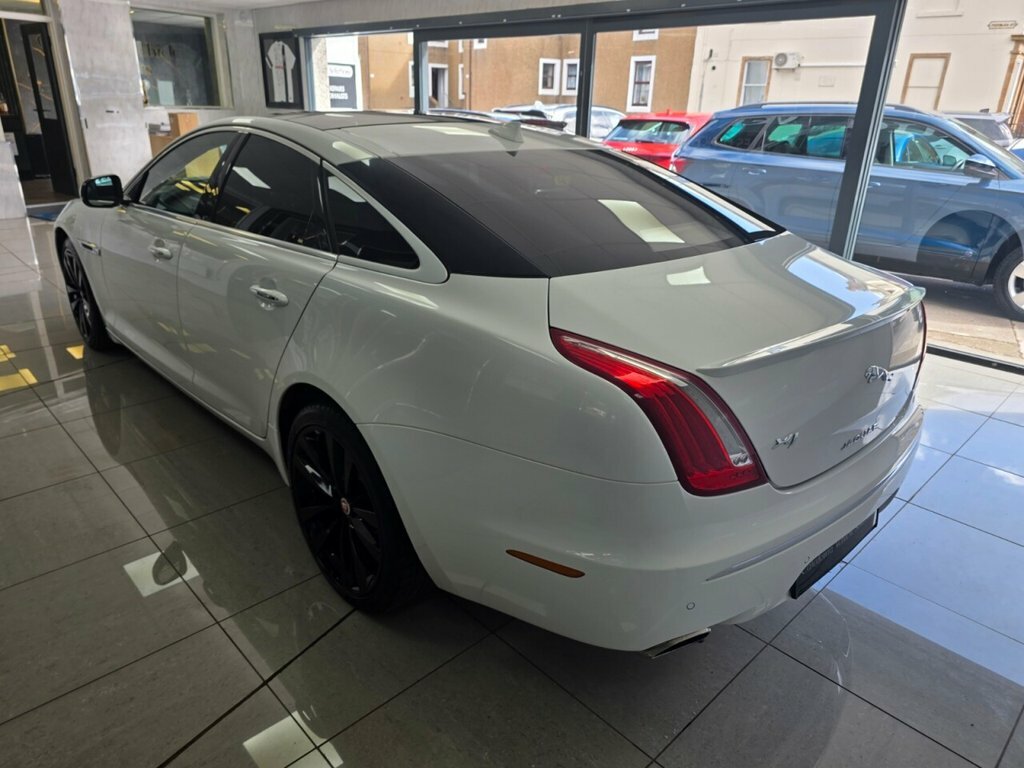 Jaguar XJ D V6 Portfolio Silver #45