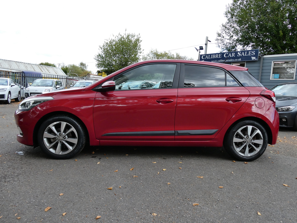 Hyundai I20 1.2 Mpi Premium Red #4