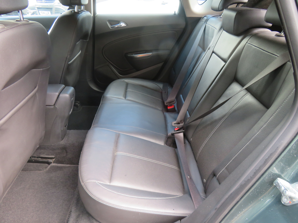 Vauxhall Astra Exclusiv Black #12