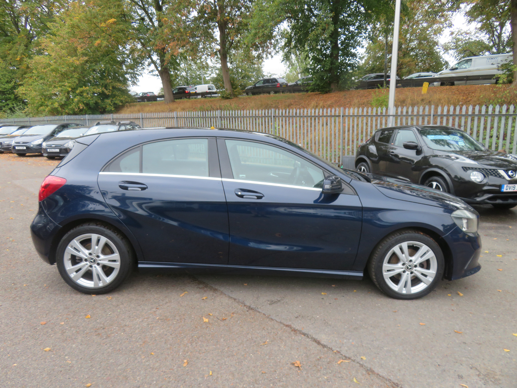 Mercedes-Benz A Class 2.1 A200 D Sport Blue #3