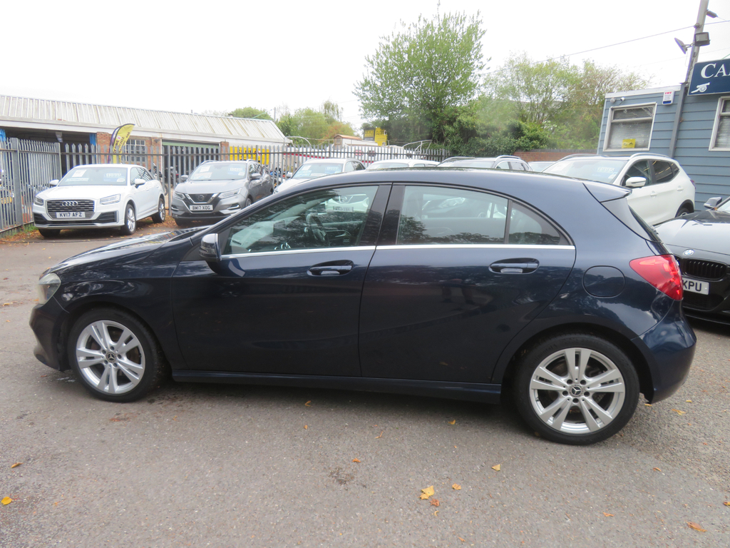 Mercedes-Benz A Class 2.1 A200 D Sport Blue #6