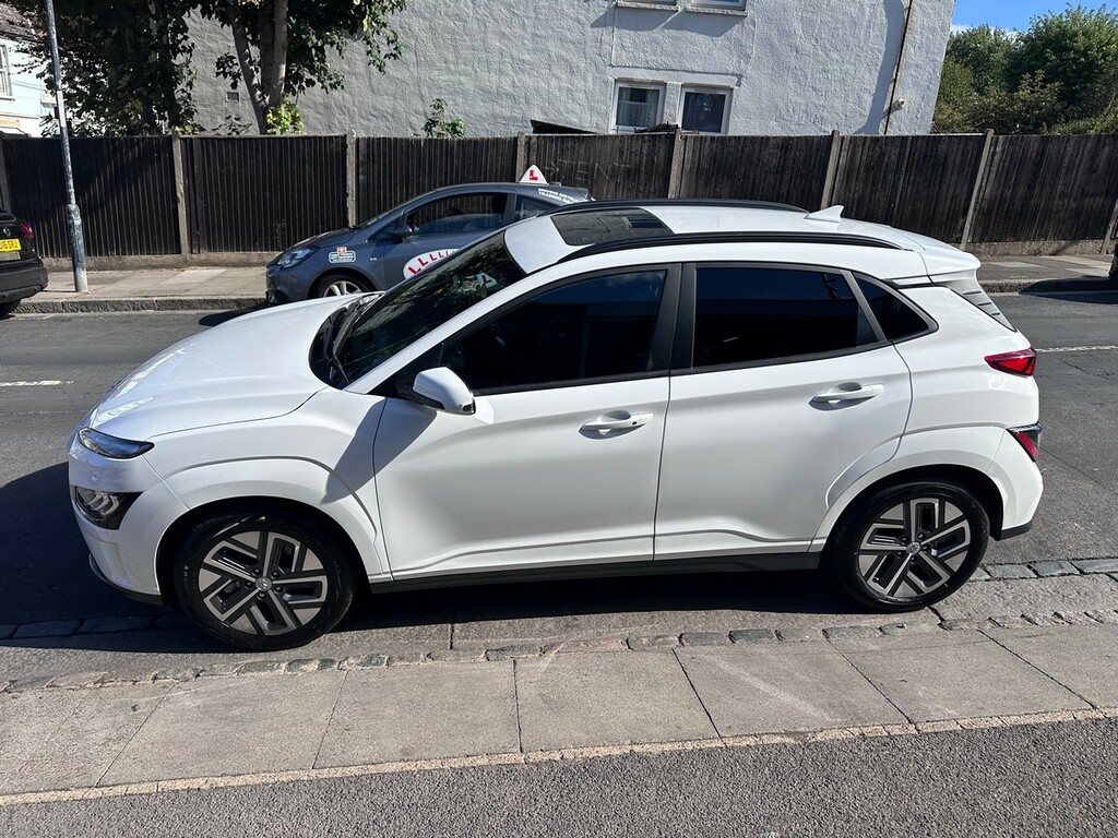 Hyundai Kona 64Kwh Ultimate 10.5Kw Charger White #6