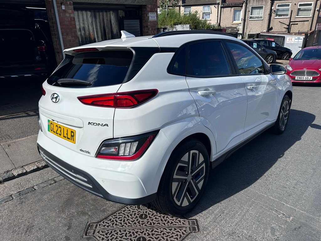 Hyundai Kona 64Kwh Ultimate 10.5Kw Charger White #3