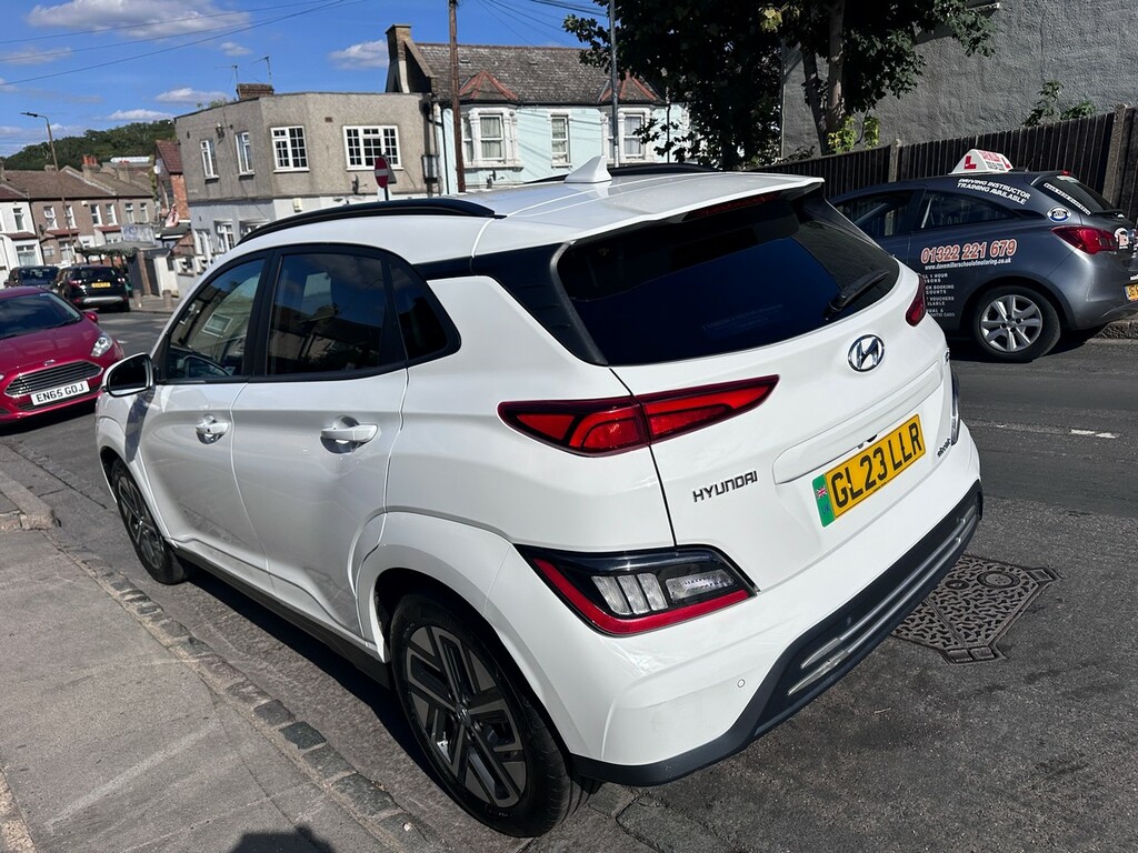 Hyundai Kona 64Kwh Ultimate 10.5Kw Charger White #5