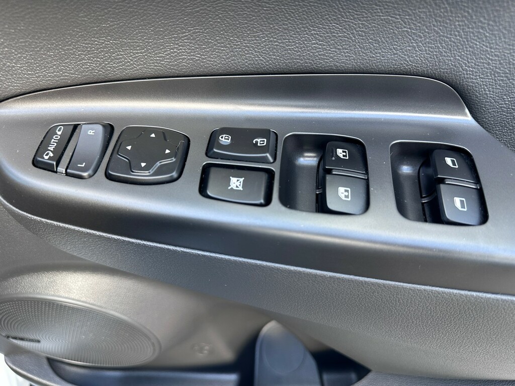 Hyundai Kona Hatchback Grey #34