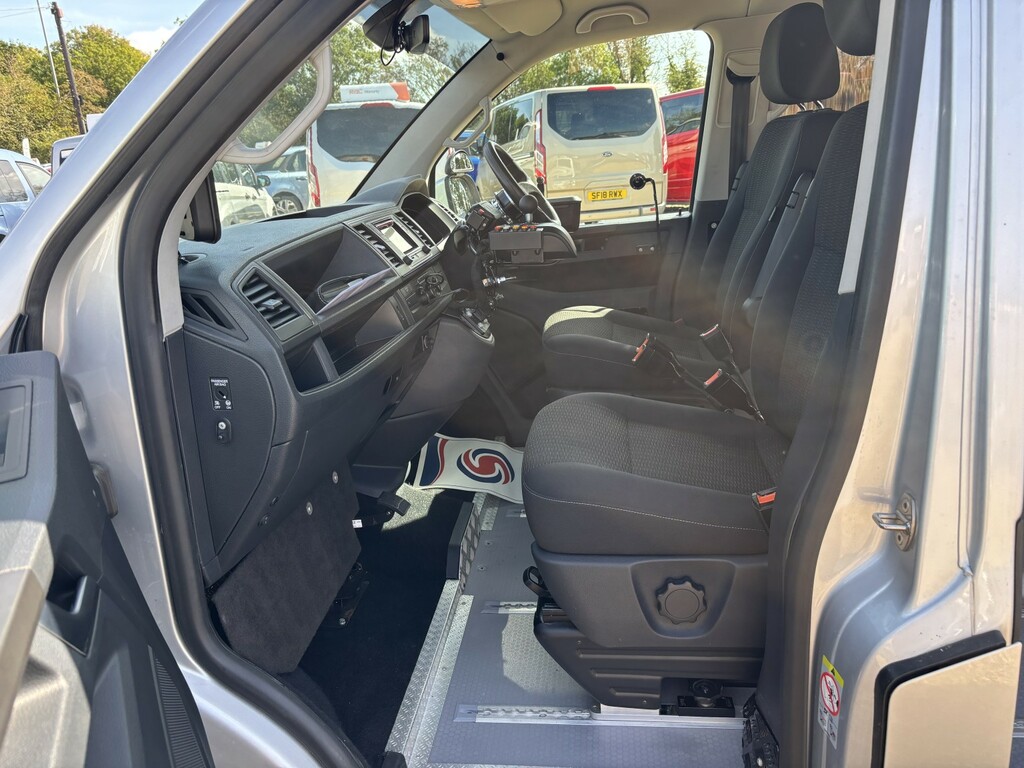 Volkswagen Transporter Shuttle Shuttle 2.0 Tdi Bluemotion Tech S Minibus Silver #10