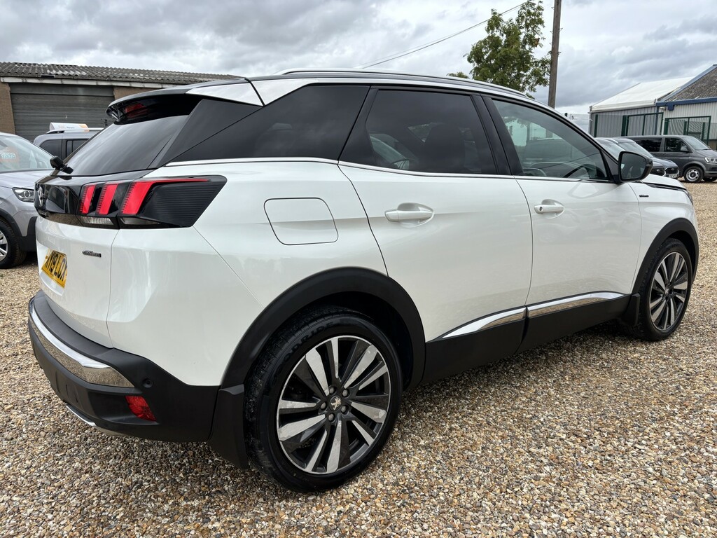 Peugeot 3008 1.2 Puretech Gt Line White #3