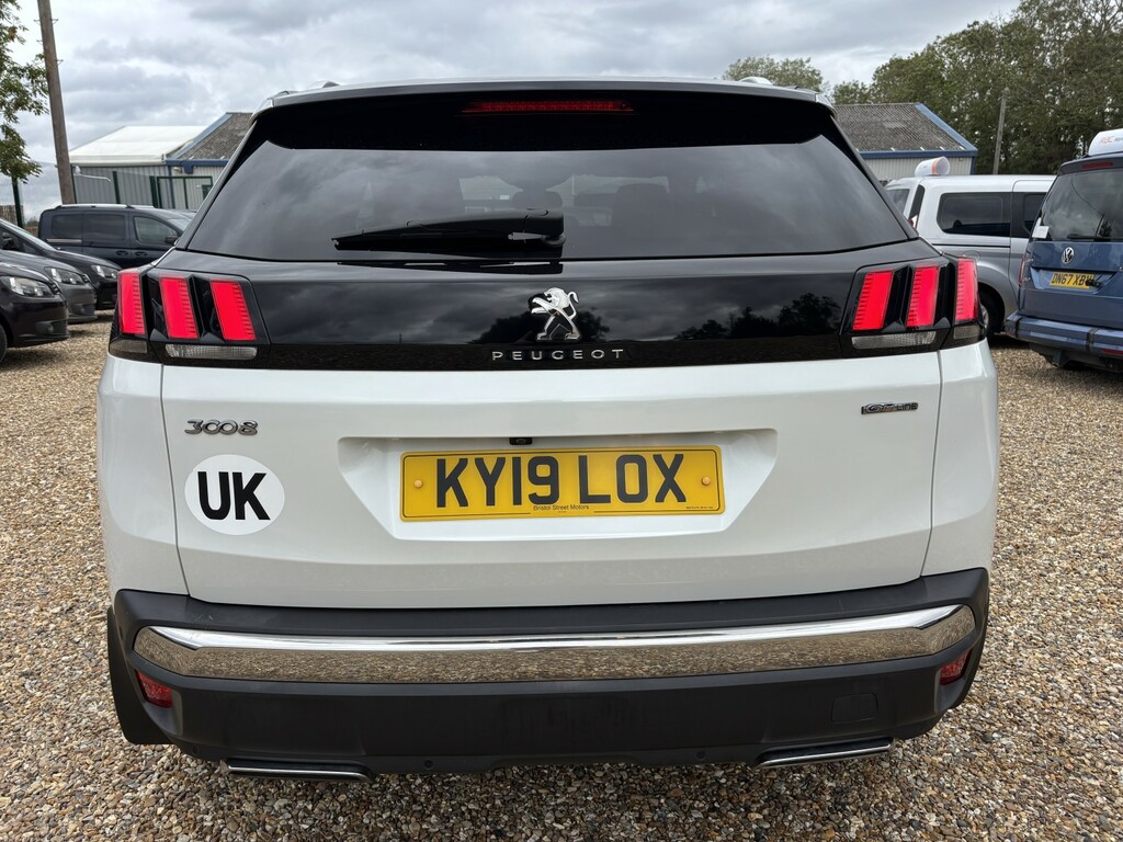 Peugeot 3008 1.2 Puretech Gt Line White #4