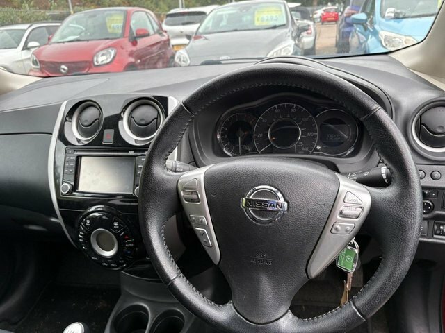 Nissan Note Nissan Acenta Premium Dig-s Hatchback White #10
