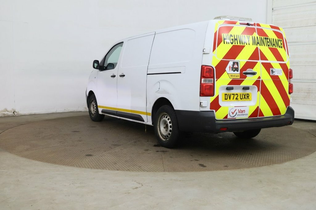 Vauxhall Vivaro 1.5L Dynamic 6Dr White #5
