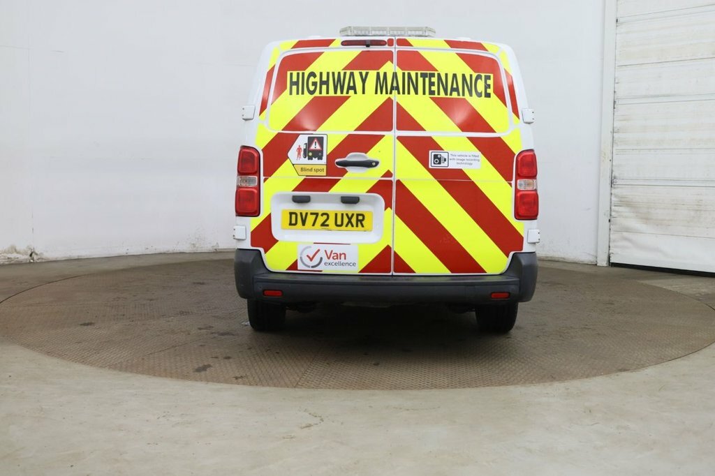 Vauxhall Vivaro 1.5L Dynamic 6Dr White #4