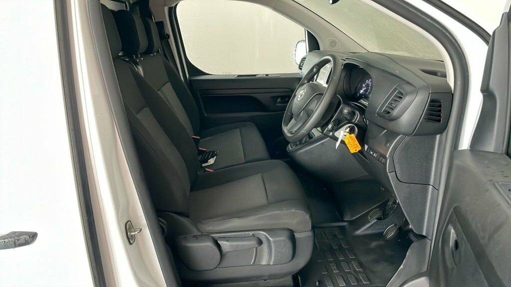 Vauxhall Vivaro 1.5L Prime 6Dr DL23YRR White #6
