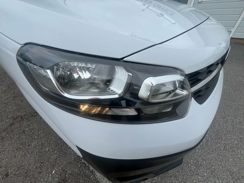 Vauxhall Vivaro 1.5L Prime 6Dr DT23EOD White #6