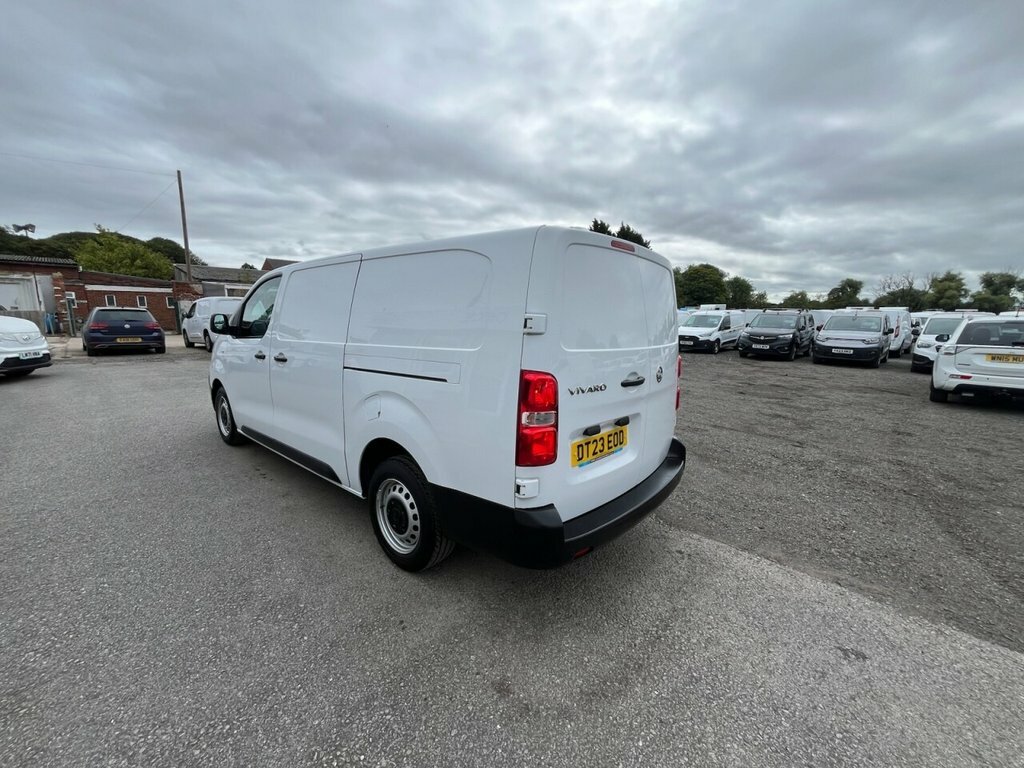 Vauxhall Vivaro 1.5L Prime 6Dr DT23EOD White