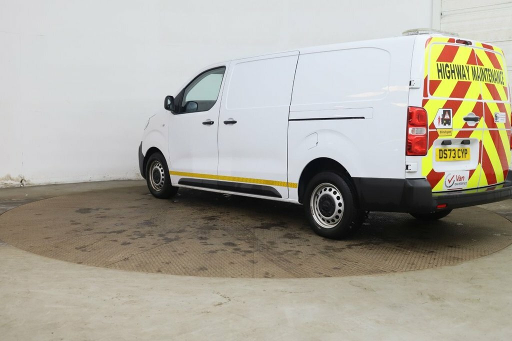 Vauxhall Vivaro 2L Prime 6Dr White #5