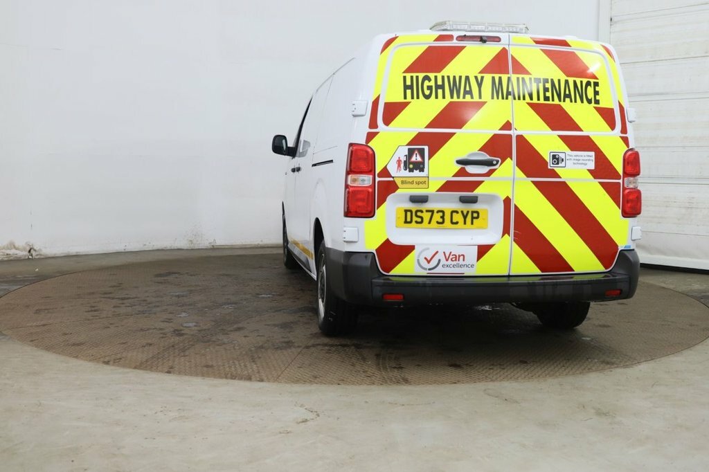 Vauxhall Vivaro 2L Prime 6Dr White #4