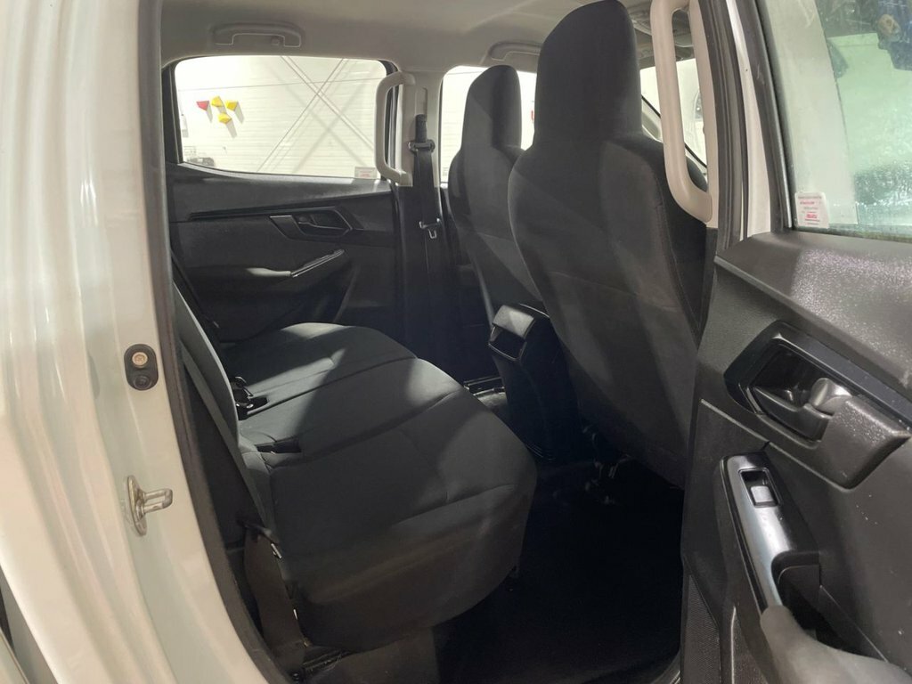 Isuzu D-Max 1.9L Utility Diff Lock White #5
