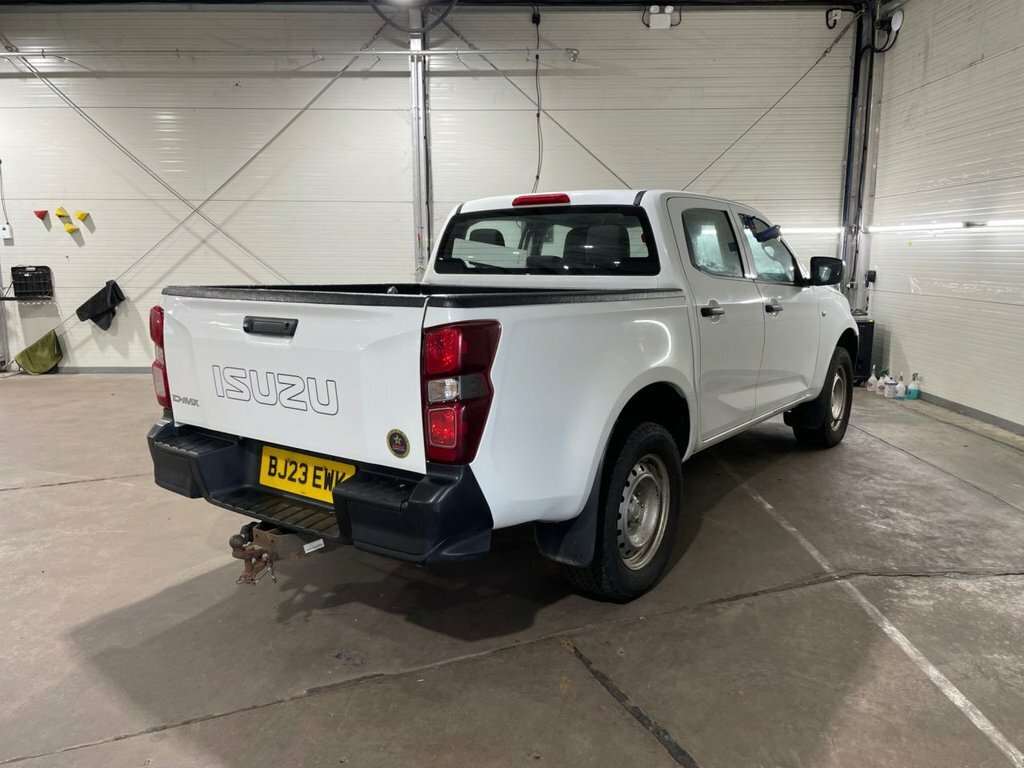 Isuzu D-Max 1.9L Utility Diff Lock White #4