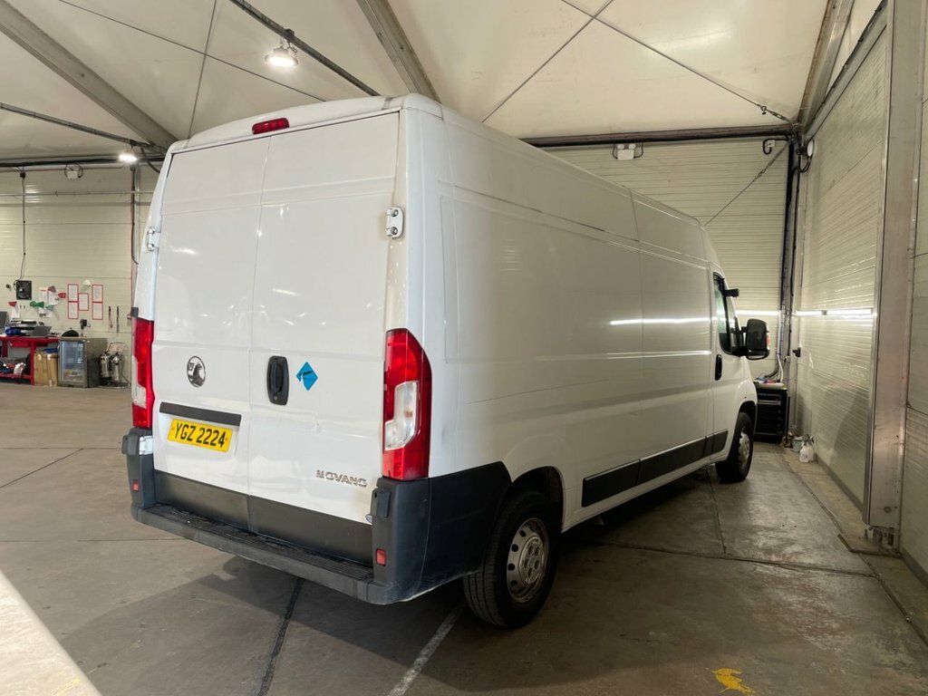 Vauxhall Movano 2.2L Dynamic White #3