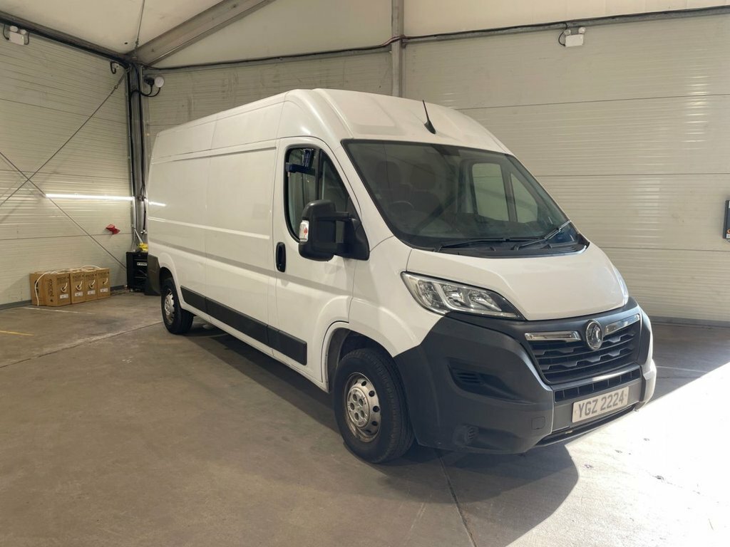 Vauxhall Movano 2.2L Dynamic White