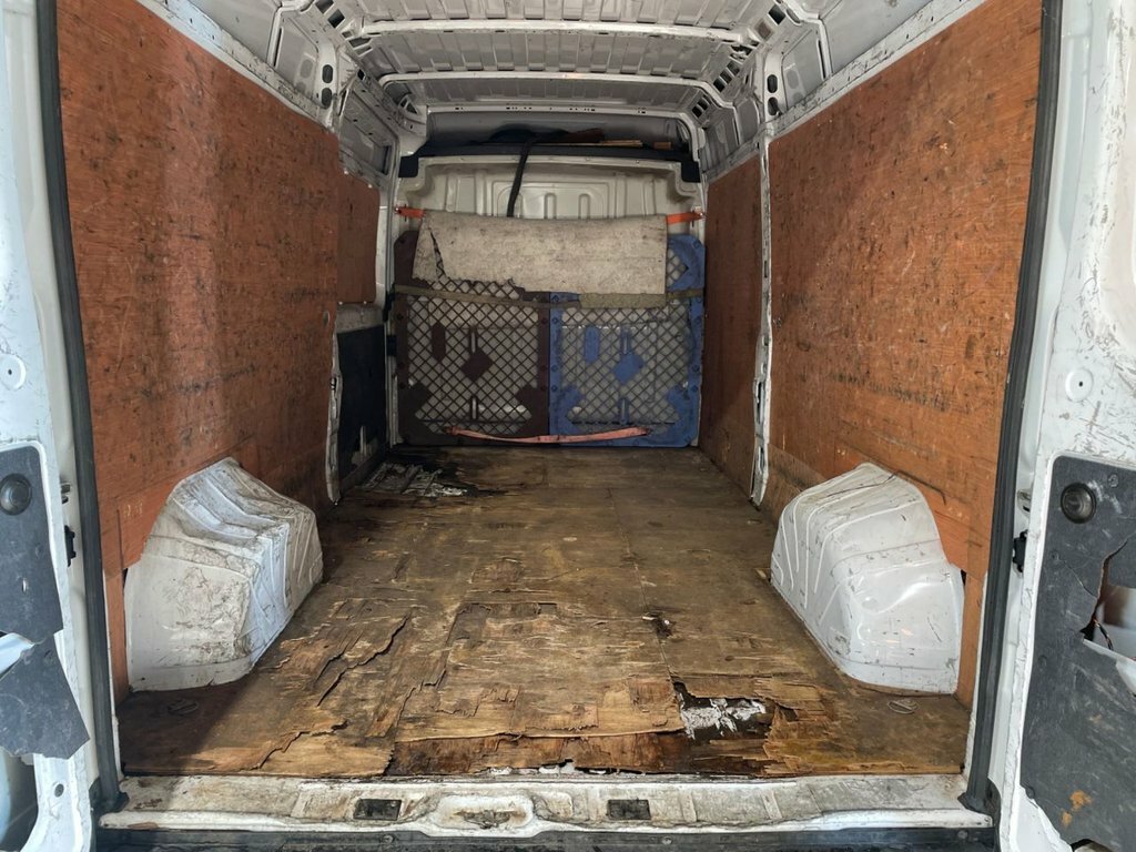 Vauxhall Movano 2.2L Dynamic White #4