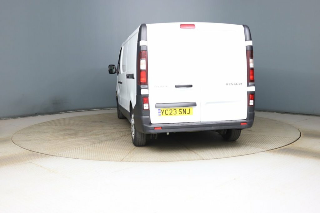 Renault Trafic 2L Start White #3