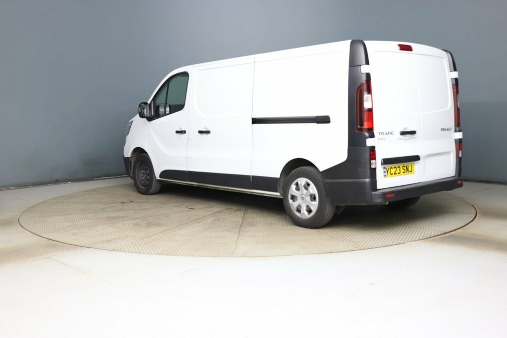 Renault Trafic 2L Start White #4